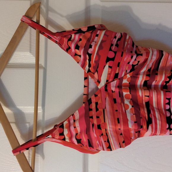 Like new tankini swimming top layered with shelf bra adjustable straps size 10 - Picture 5 of 8